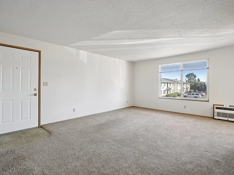Cedar Court Apartments — Photo 12