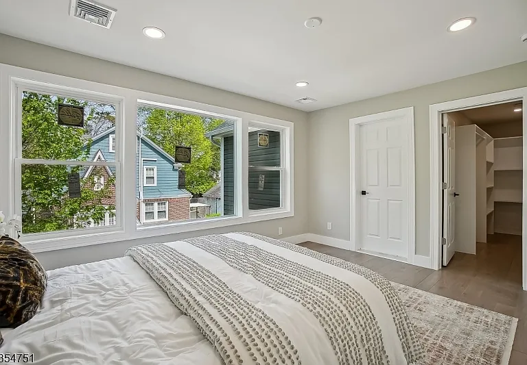 223 Victor St — Photo 27