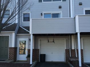 27 Woods Edge Dr, Rockaway Boro, NJ 07866