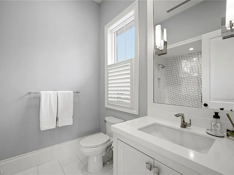 215 3rd Ave N — Photo 36