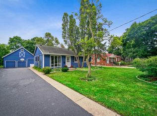 337 E Maple Ave, Mundelein, IL