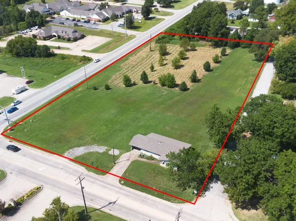 1800 W Blue Starr Dr, Claremore, OK 74017