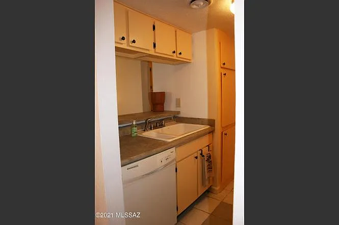 1620 N Wilmot Rd #F122 — Photo 6