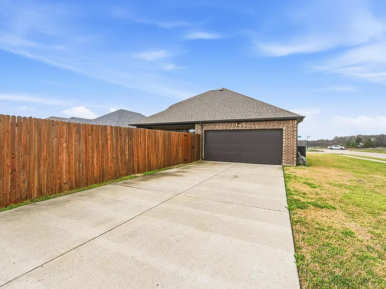196 Lady Bird Dr — Photo 43