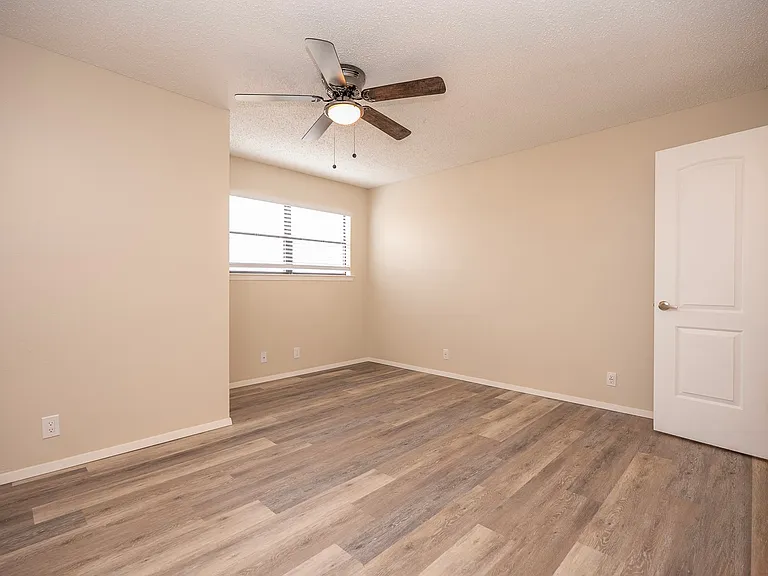 4547 Bermuda Dr — Photo 15