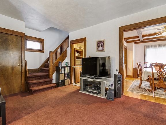 5th image of 82 Tiona Ave