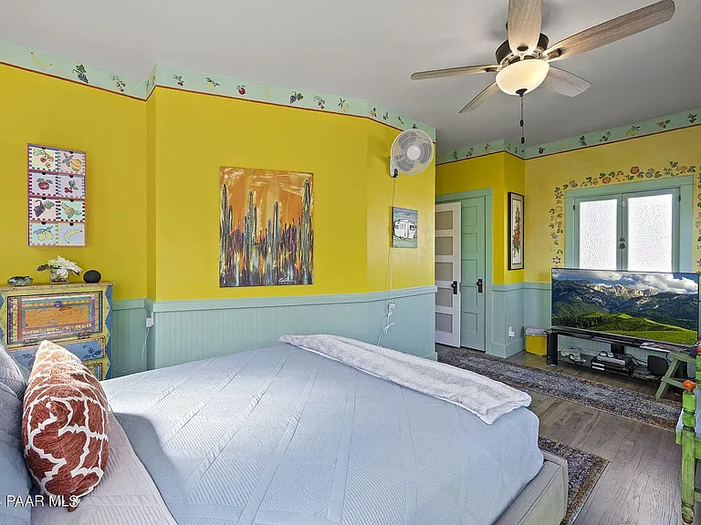 301 S Mount Vernon Ave — Photo 17