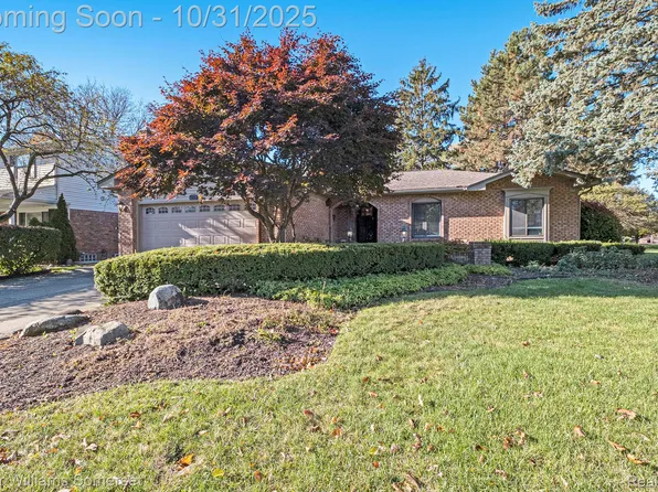 4523 Harold Dr, Troy, MI 48085