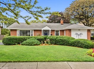 2940 Old Glenview Rd, Wilmette, IL 60091