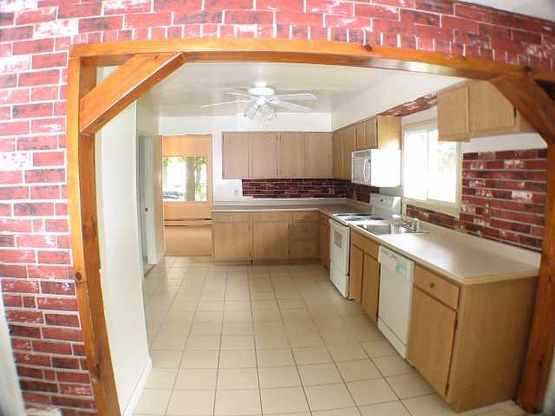 4th image of 41 FLIEGEL Avenue