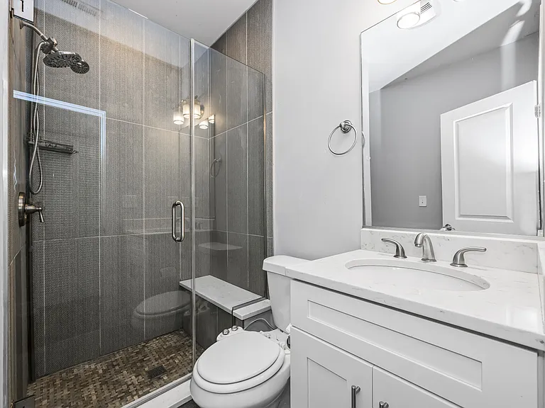 1320 W Chestnut St #2R — Photo 7