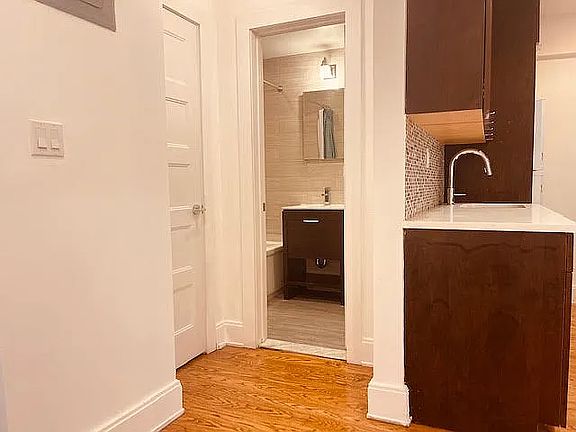 5th image of 13235 Sanford Ave APT 103