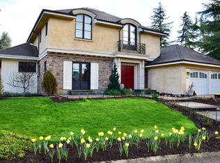 10612 NE 19th Pl, Bellevue, WA 98004
