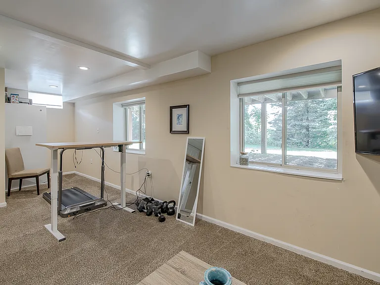 300 Stratford Ln #300 — Photo 44
