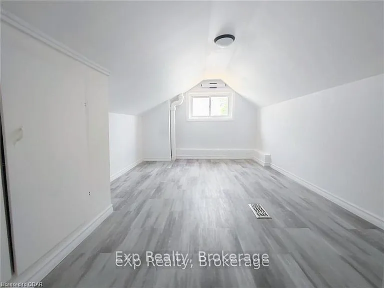 33 Murney St — Photo 15