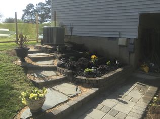 1 Crossbow Ct, Newport News, VA 23602