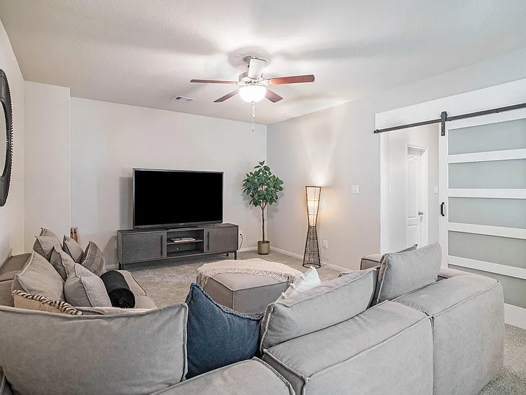 206 Liatris Ct — Photo 13