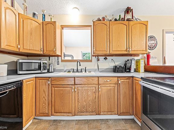 5th image of 15219 Township Road 211