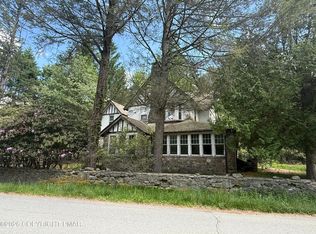 33 Knox St, Mount Pocono, PA 18344