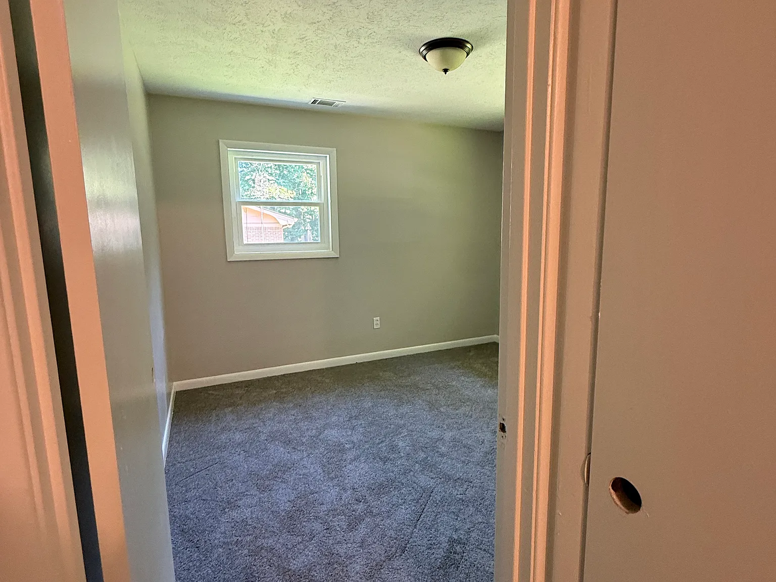 3 bed, 1272 sqft, $1,600 — Photo 2