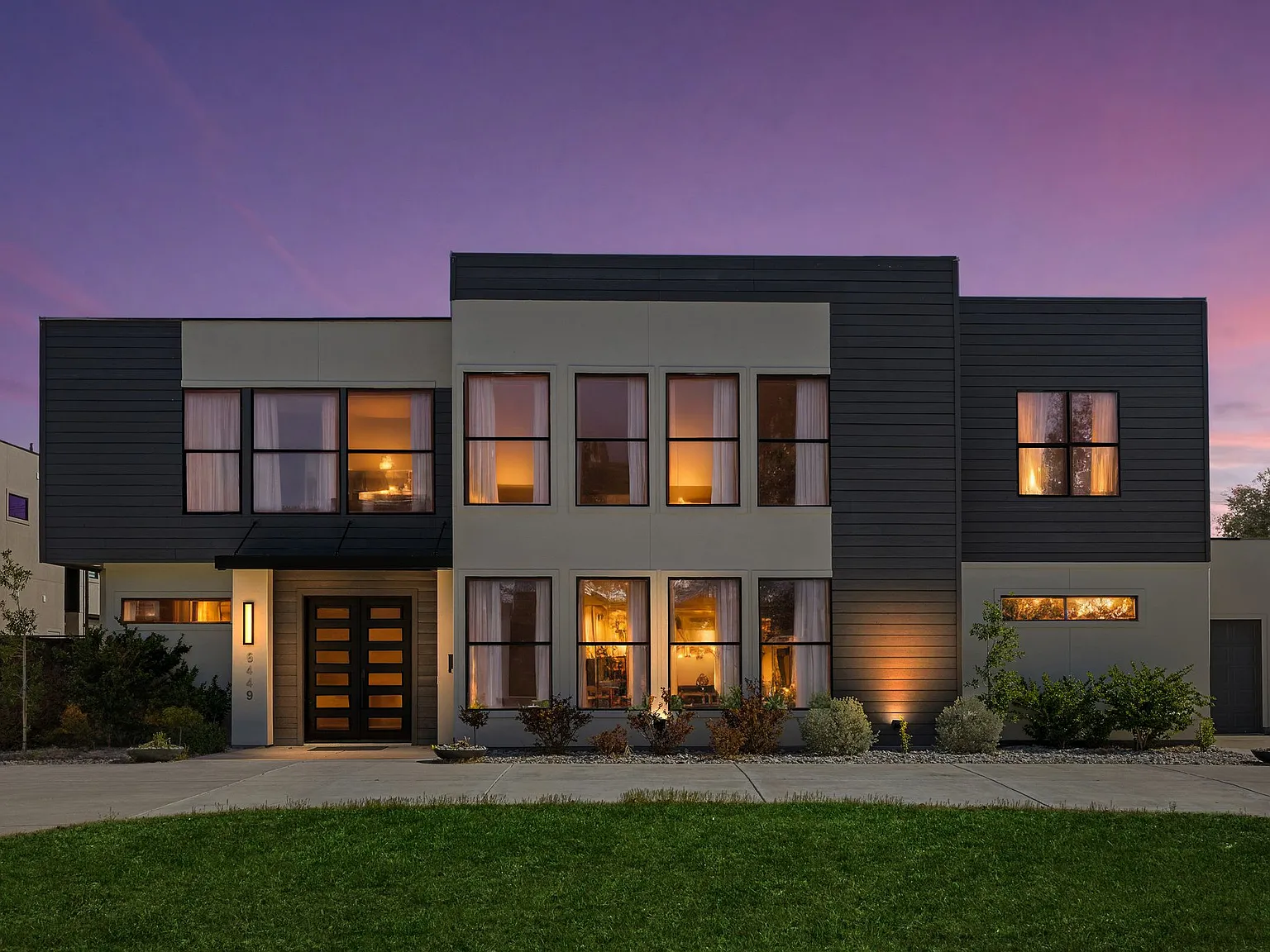 6 bed, 6.5 bath, 6411 sqft, $12,000 — Photo 1
