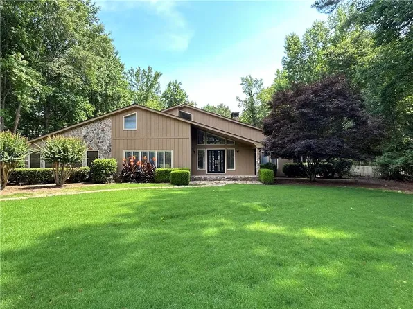 115 Nesbit Ferry Pl, Sandy Springs, GA 30350