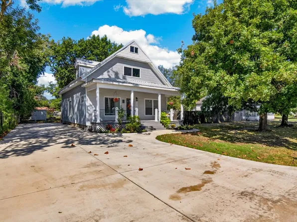 1215 N Front St, Dewey, OK 74029