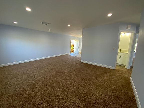 Living room area, as seen from the entry