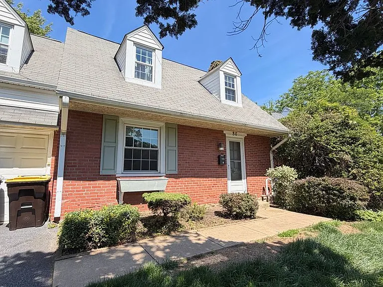 35 Moreland Rd — Photo 3
