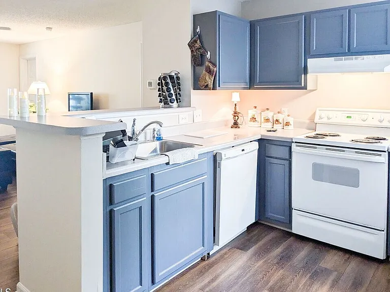 1911 Wolftech Ln #303 — Photo 5