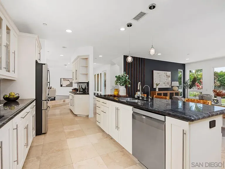 182 Andrew Ave — Photo 11