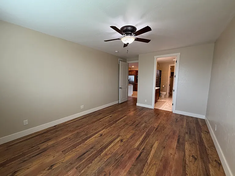 815 Parkway Dr — Photo 11