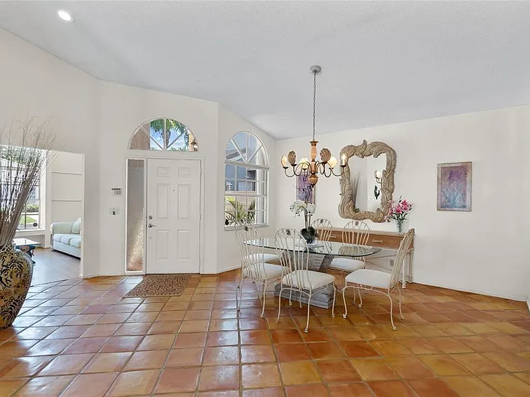 8170 Hampton Wood Dr — Photo 8