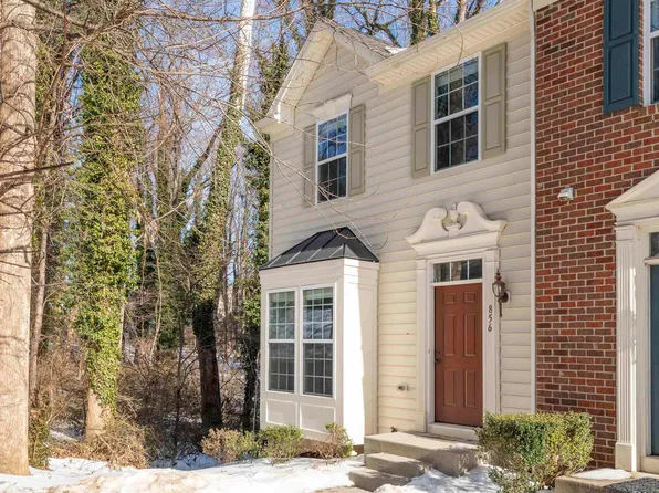 856 Rock Creek Rd, Charlottesville, VA 22903