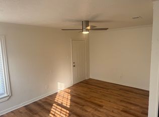 106 S Westmoreland Rd, Dallas, TX 75211