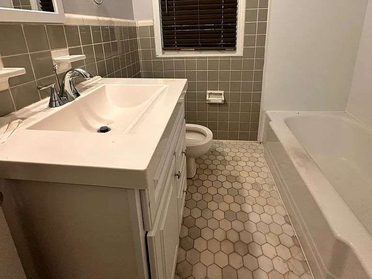 505 Gardendale St — Photo 11