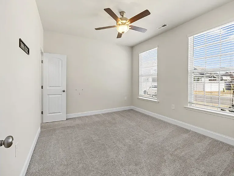 212 Thunder Forest Ln — Photo 12