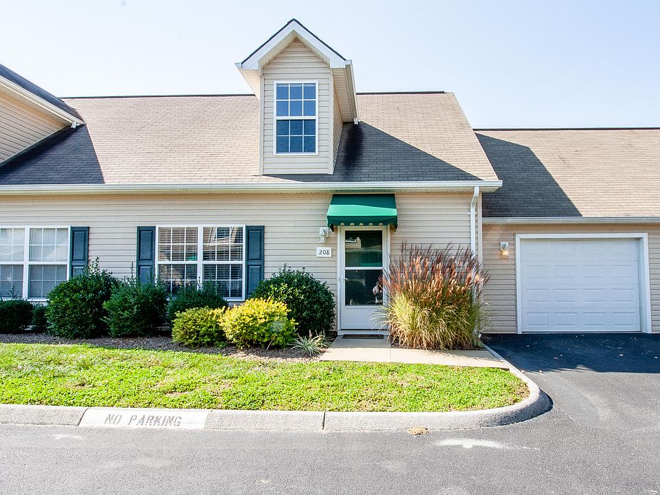 1st image of 208 Stratford Ct #208