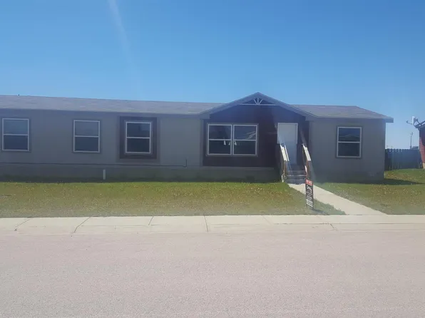 2300 Daybreak Dr, Gillette, WY 82718