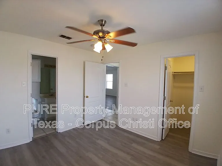 14006 Fortuna Bay Dr #B — Photo 11