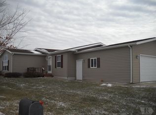 811 Golden Shores Ave, Creston, IA 50801