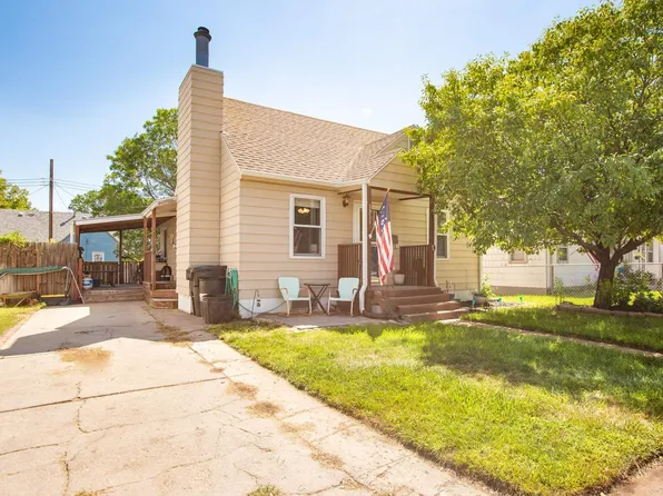 1311 E Circle Dr, McCook, NE 69001