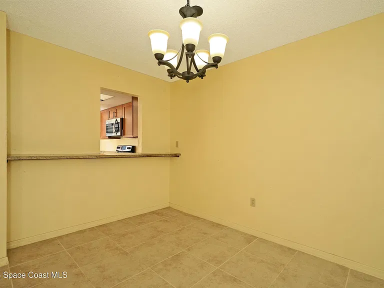 220 S 5th St #205 — Photo 8