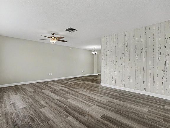 5th image of 6822 Lassen Ave