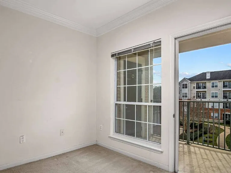 4850 Eisenhower Ave #407 — Photo 4