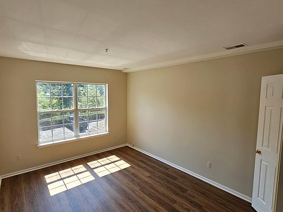 5th image of 1207 Schindler Ln #1207
