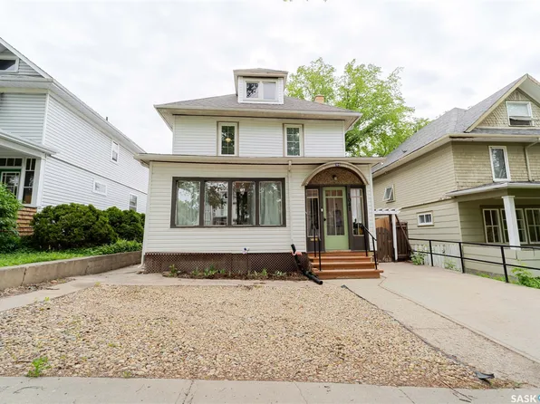 1041 2nd Avenue NW, Moose Jaw, SK S6H 3R3