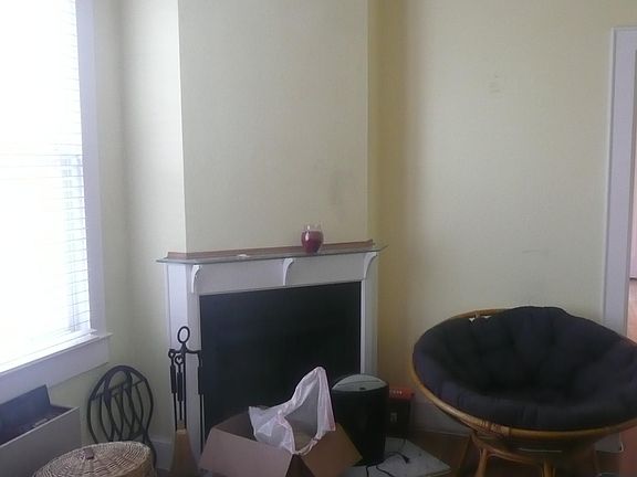Living Room/ Fireplace