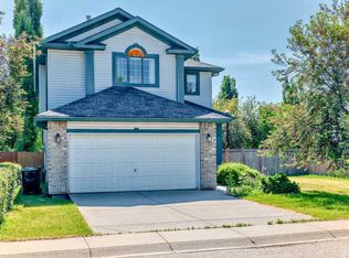 42 Sierra Nevada Grn SW, Calgary, AB T3H3R1