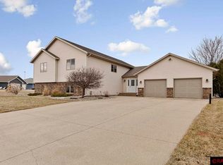 139 Erin Ct, Nicollet, MN 56074
